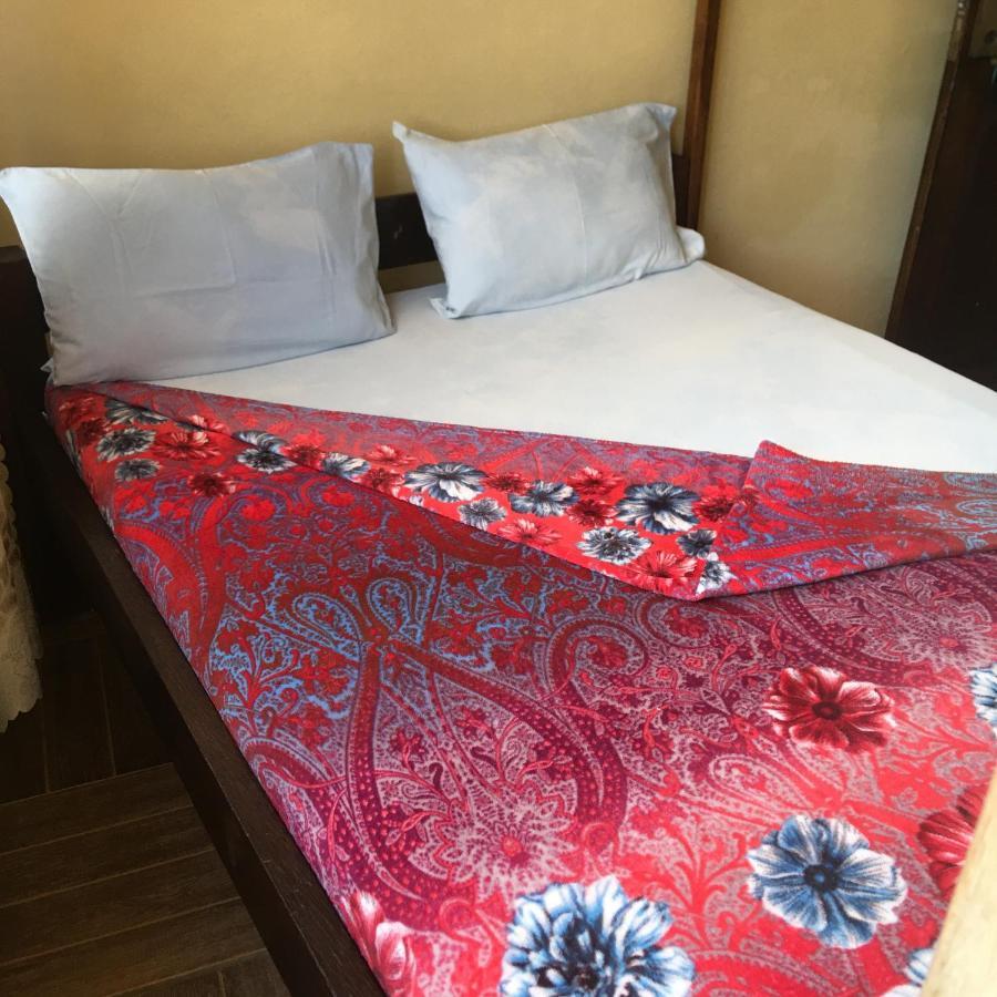 Diani Travellers Guest House 乌昆达 外观 照片